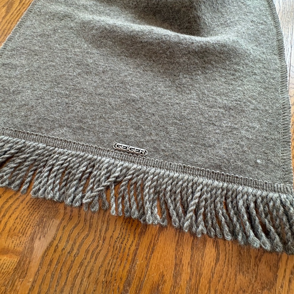Geiger Austria Scarf Virgin Pure Wool Tassel Fringe Taupe Gray Men’s Unisex - Picture 2 of 10